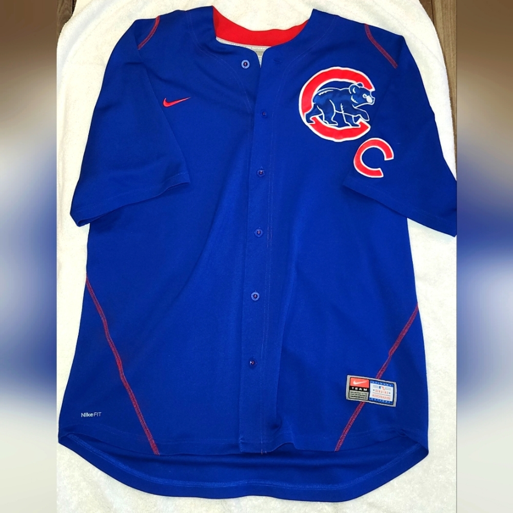 Men's Nike Chicago Cubs Short Sleeved Shirt